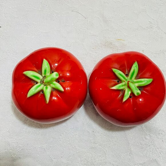 "Pantry Pride" TOMATO Large Salt and Pepper Shakers - Picture 3 of 4